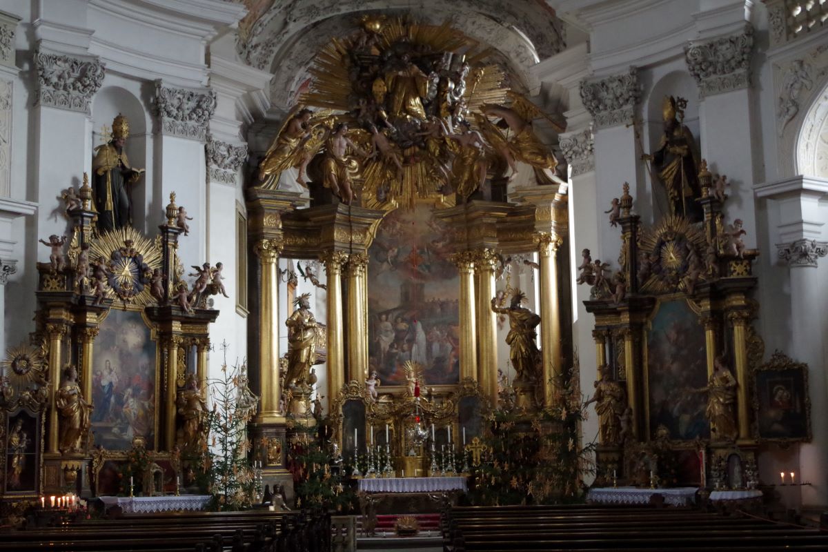 Auch die katholische Pfarrkirche St. Petrus und St. Dionysius in Banz kommt in den Genuss von Fördermitteln. Bildquelle: Peter Fiedler